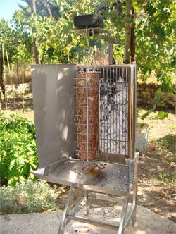 Petit grill vertical
charbon Fr. 100.-
gaz Fr. 200.-
dépôt Fr. 300.-
gaz à louer séparément